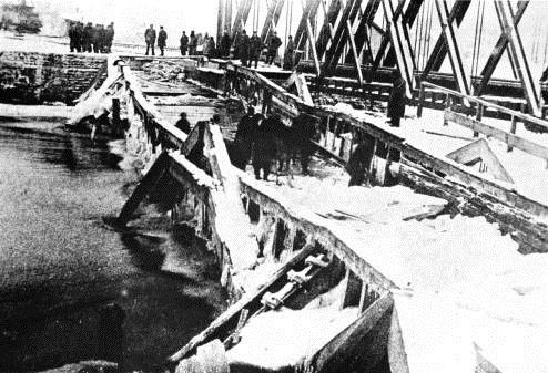 Wabash Erie Canal, Mary's River Aqueduct, ice damage, 1885-1890.